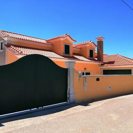 D'yellow House - And Countryside Holiday home Carqueja