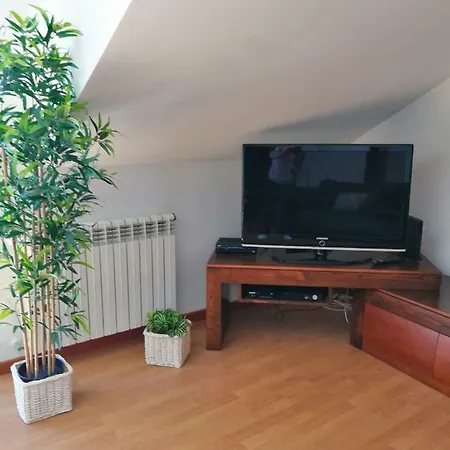 D'yellow House - And Countryside